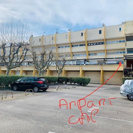 Nid Douillet Dans Les Coursives Du Village Naturiste Du Cap D Agde Zewnętrze zdjęcie