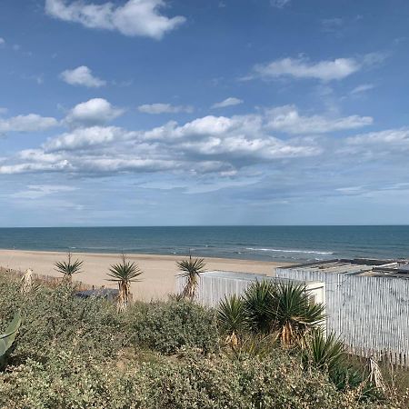 Nid Douillet Dans Les Coursives Du Village Naturiste Du Cap D Agde Zewnętrze zdjęcie