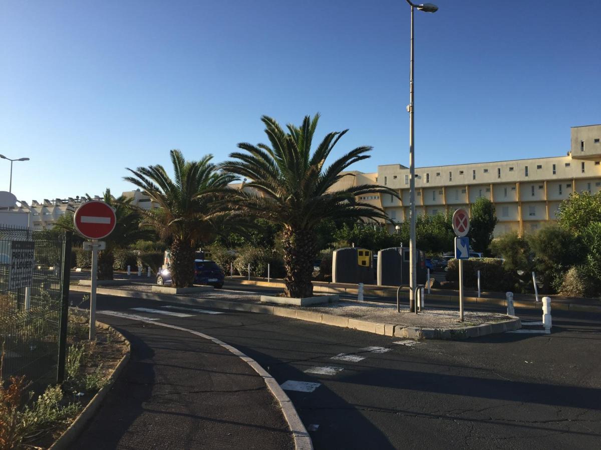 Nid Douillet Dans Les Coursives Du Village Naturiste Du Cap D Agde Zewnętrze zdjęcie