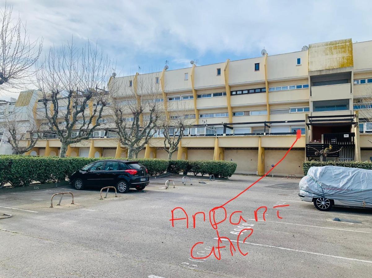 Nid Douillet Dans Les Coursives Du Village Naturiste Du Cap D Agde Zewnętrze zdjęcie