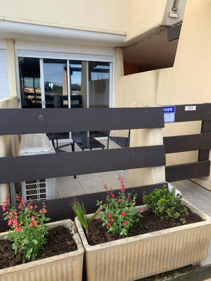 Nid Douillet Dans Les Coursives Du Village Naturiste Du Cap D Agde Zewnętrze zdjęcie